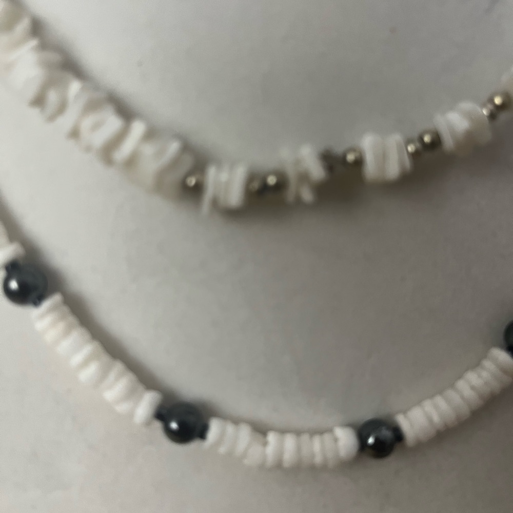 💥2 Pcs Puka Shells Necklaces. NWOT